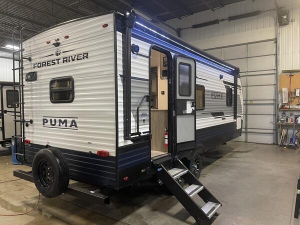New 2025 Palomino Puma 227RK Rear Kitchen Travel Trailer 9 New 2025 Palomino Puma 227RK Rear Kitchen Travel Trailer - Image 9