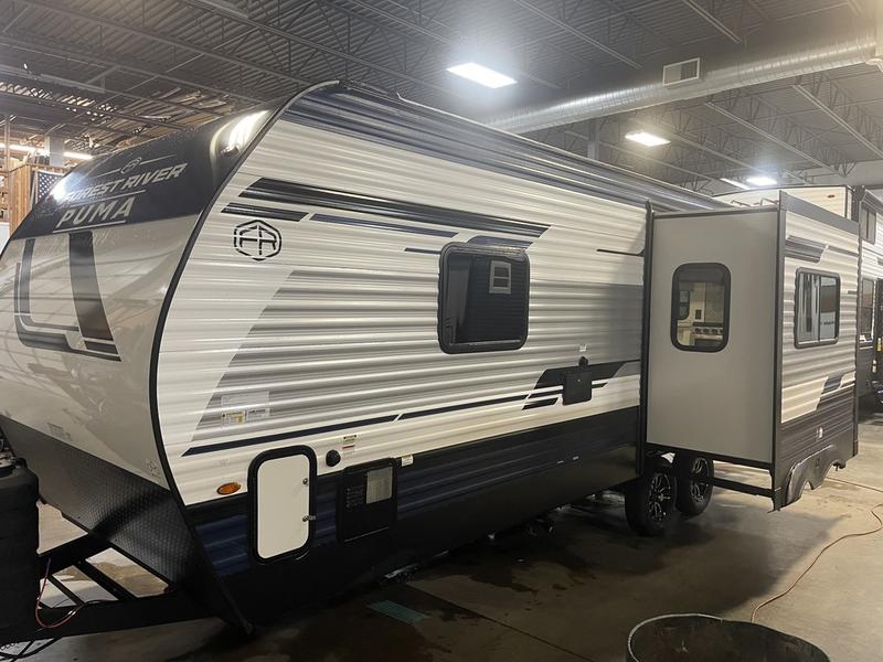 New 2025 Palomino Puma 227RK Rear Kitchen Travel Trailer 11 New 2025 Palomino Puma 227RK Rear Kitchen Travel Trailer - Image 11