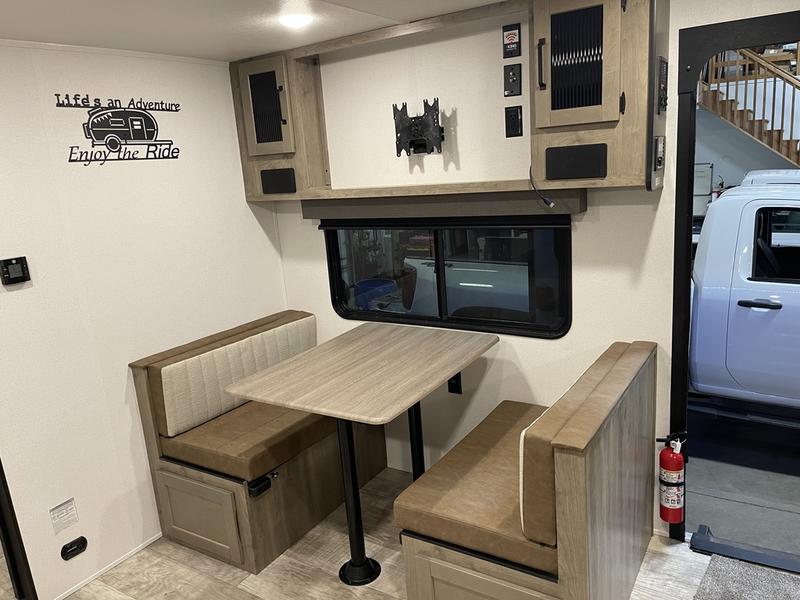 New 2025 Palomino Puma 227RK Rear Kitchen Travel Trailer 6 New 2025 Palomino Puma 227RK Rear Kitchen Travel Trailer - Image 6