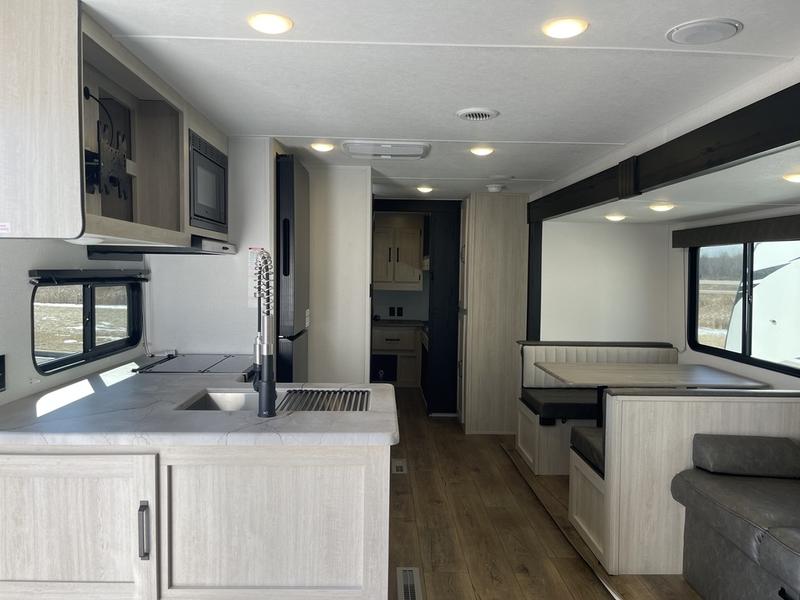 New 2025 Palomino Puma 304BHCE Bunkhouse Travel Trailer 5 New 2025 Palomino Puma 304BHCE Bunkhouse Travel Trailer - Image 5