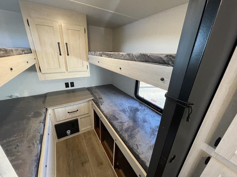 New 2025 Palomino Puma 304BHCE Bunkhouse Travel Trailer 4 New 2025 Palomino Puma 304BHCE Bunkhouse Travel Trailer - Image 4