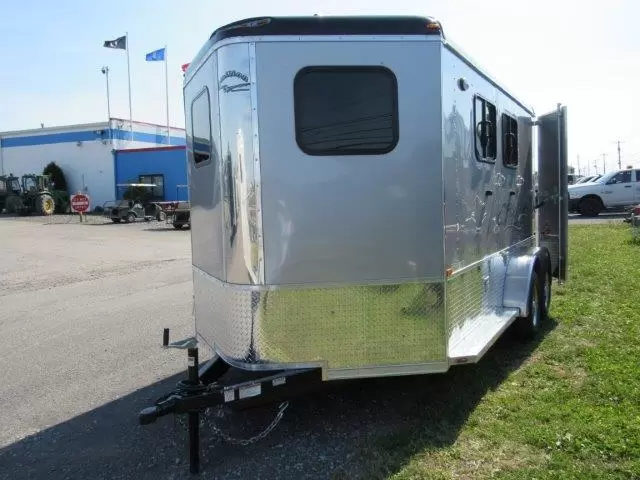 Homesteader Stallion 2 Horse Pull Trailer – Slant Load Configuration 1 Homesteader Stallion 2 Horse Pull Trailer – Slant Load Configuration