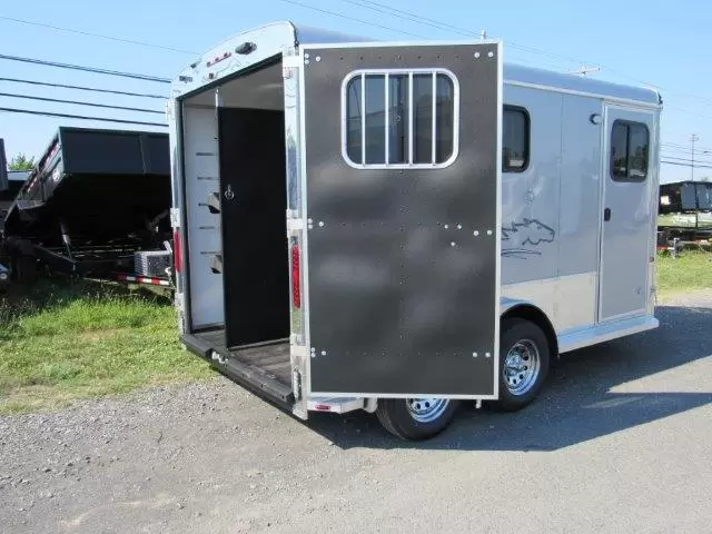 Homesteader Stallion 2 Horse Pull Trailer – Slant Load Configuration 6 Homesteader Stallion 2 Horse Pull Trailer – Slant Load Configuration - Image 6